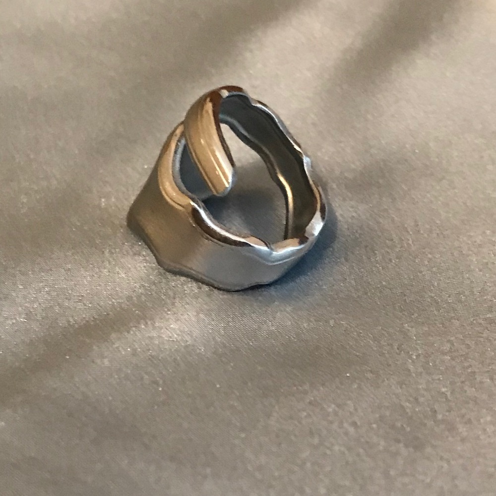 Ring - Picture 2 of 3